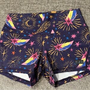 FLEO Women's Ascend Starburst Patterned Shorts - Multicolor